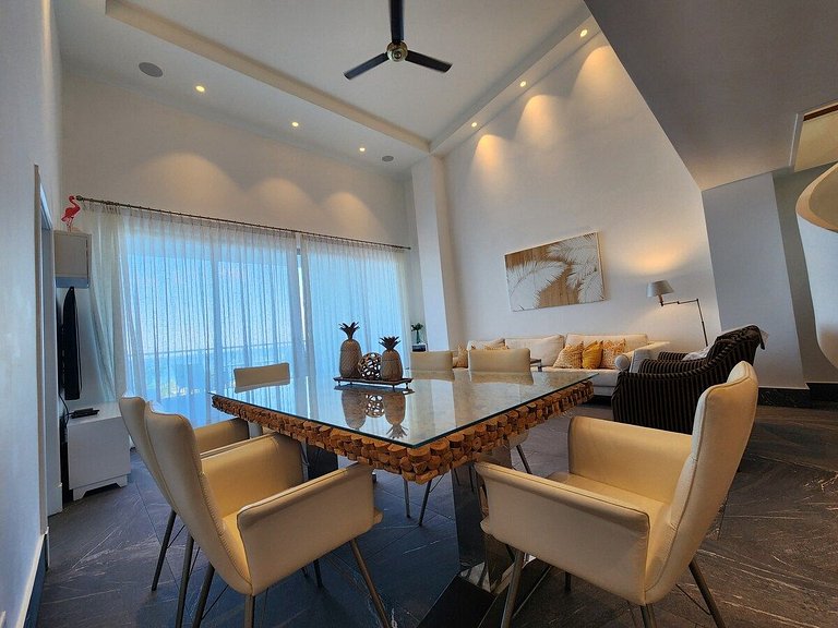 Hermoso Apt. de 3 hab. con increible vista a la playa