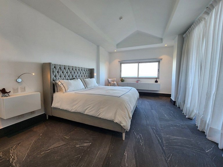 Hermoso Apt. de 3 hab. con increible vista a la playa