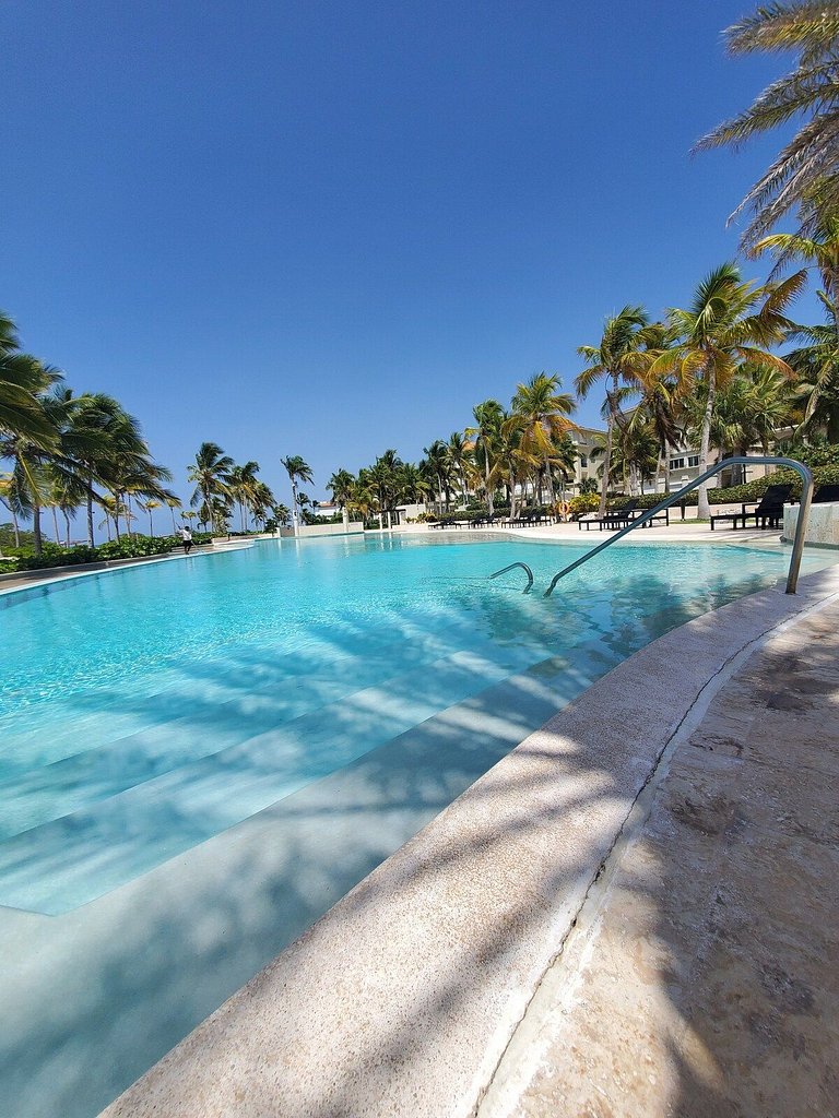 Hermoso Apt. de 3 hab. con increible vista a la playa