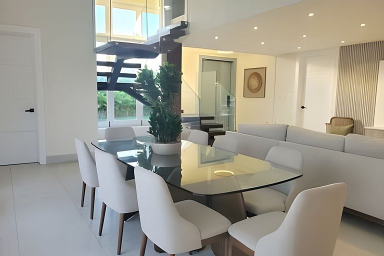Stylish private 4 Bdr Villa w/ Pool and Jacuzzi