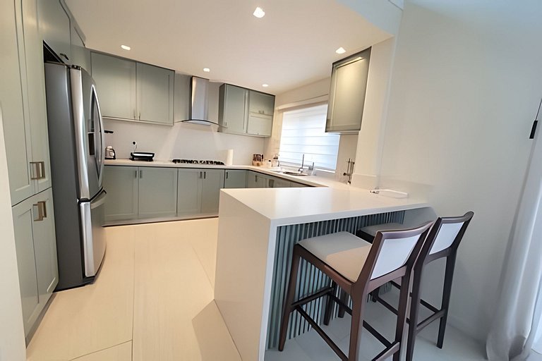 Stylish private 4 Bdr Villa w/ Pool and Jacuzzi